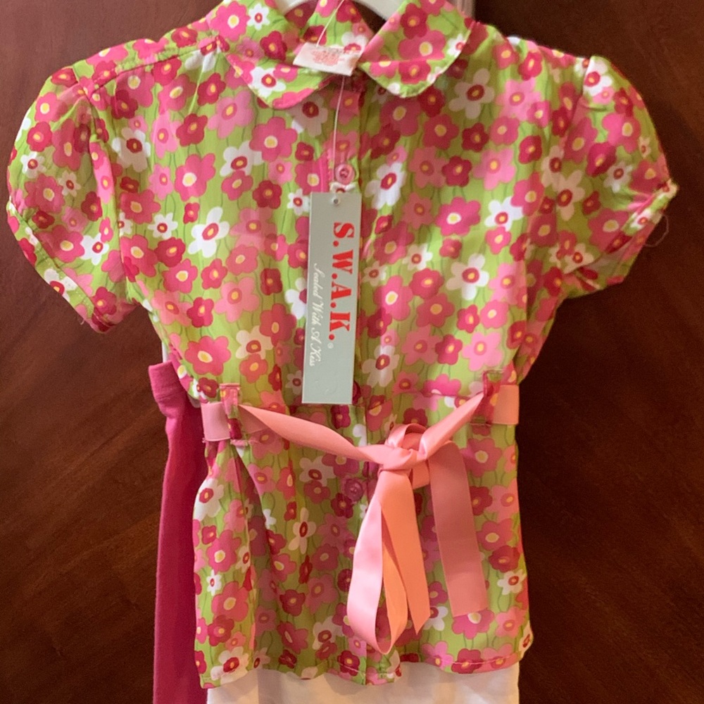 Girls outfit with leggings!
